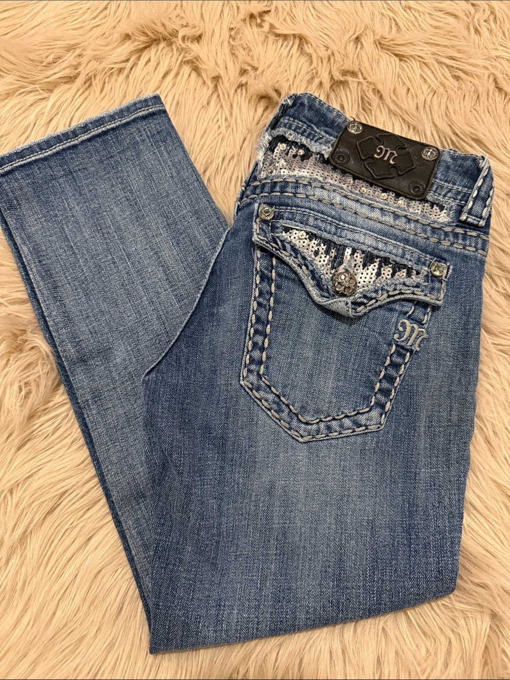 Miss Me Buckle Exclusive Sequin Embellished Capri Jeans Size 28